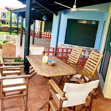 Holiday home Tetis Seafront Maizonette