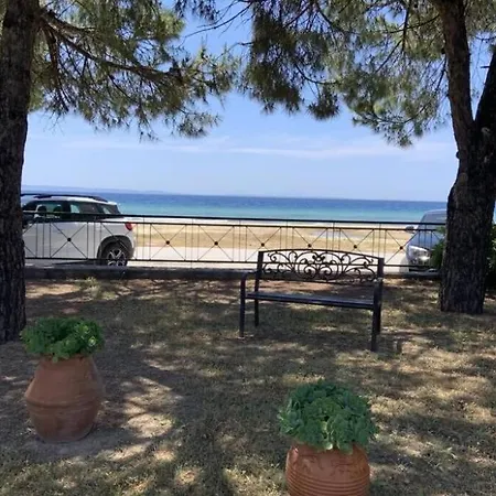 Tetis Seafront Maizonette Дом отдыха