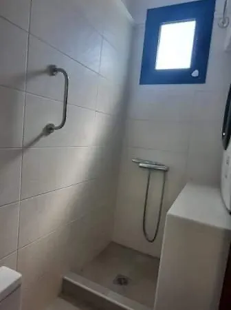 Tetis Seafront Maizonette * نيكيتي