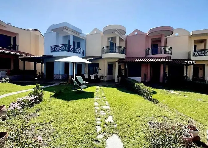 Tetis Seafront Maizonette *