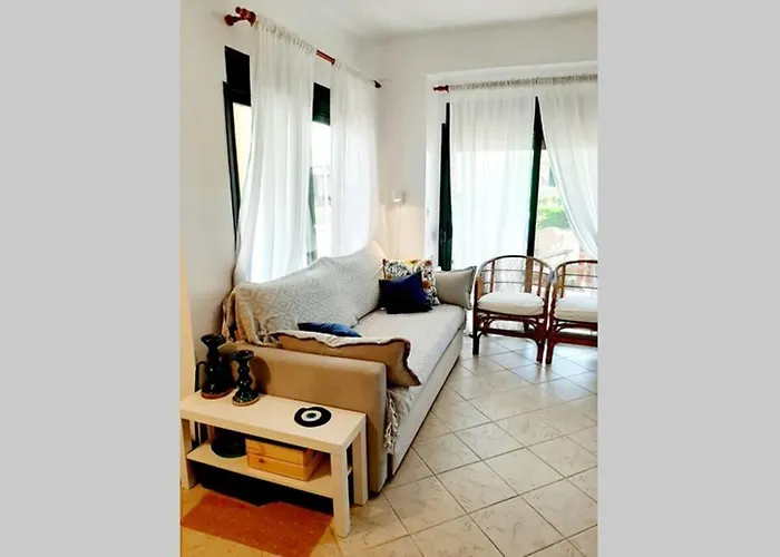 Tetis Seafront Maizonette *