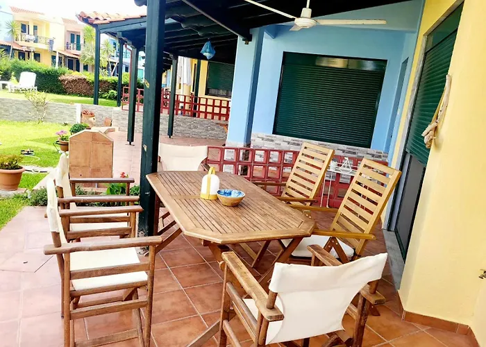 Case de vacanță Tetis Seafront Maizonette