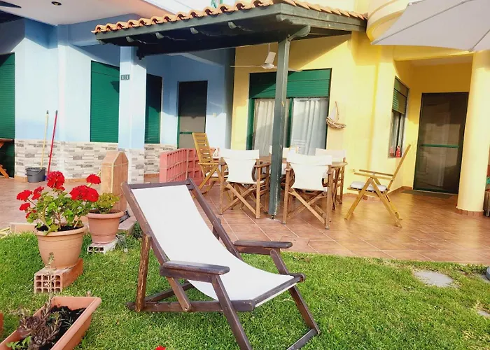 Tetis Seafront Maizonette *