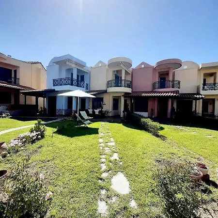 Tetis Seafront Maizonette *